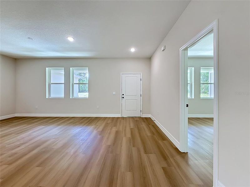 Spacious, unfurnished interior of a new home in , Eustis (Image 30).