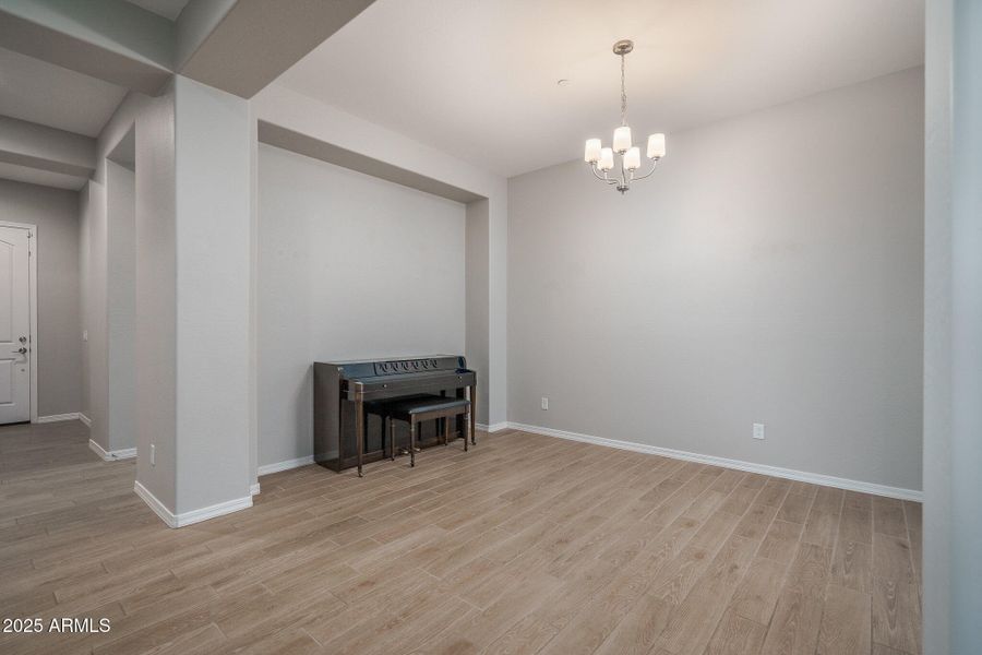 5) FORMAL DINING 5) FORMAL DINING