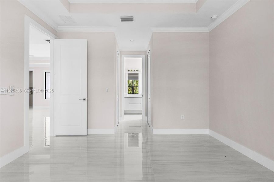 Spacious, unfurnished interior of a new home in , Naples (Image 11).