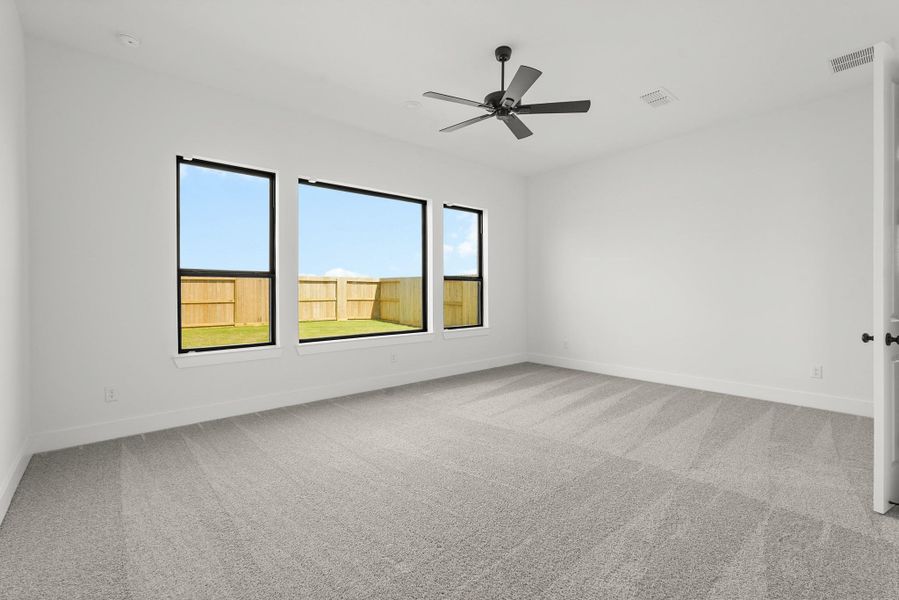 Spacious, unfurnished interior of a new home in Jubilee 45', 70', Hockley (Image 10).