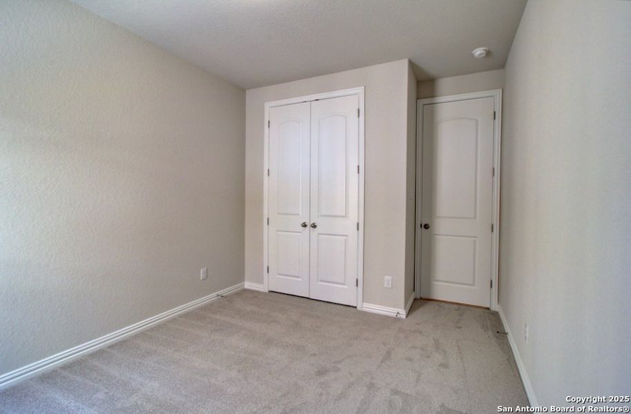 Spacious, unfurnished interior of a new home in Veranda, San Antonio (Image 18).