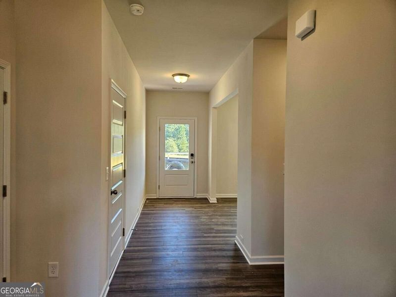 Spacious, unfurnished interior of a new home in Maddox Station, Eatonton (Image 16).