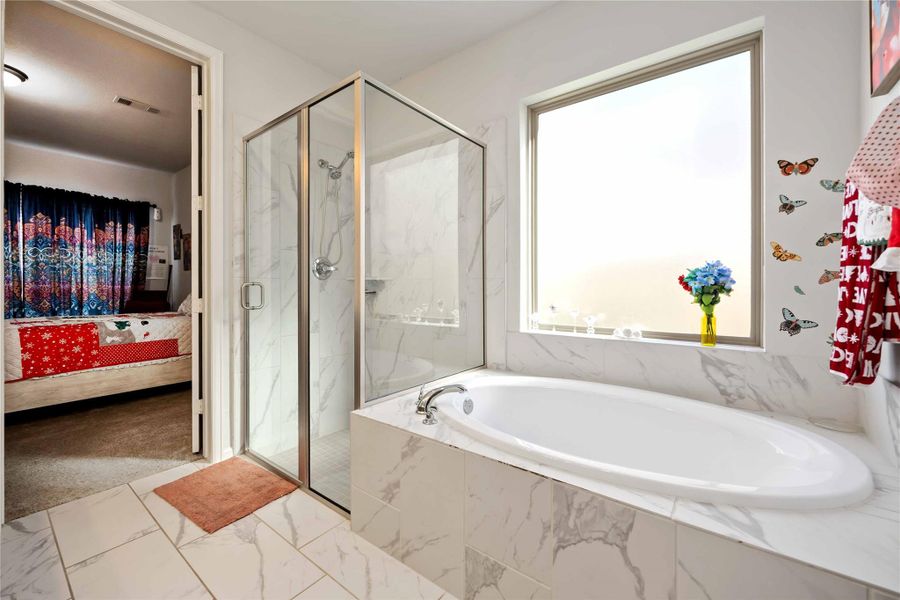 Furnished interior view inside a new home in Cross Creek West 45', Fulshear (Image 24).