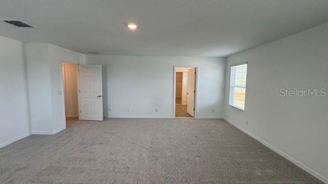 Spacious, unfurnished interior of a new home in Cypress Bluff, Groveland (Image 14).