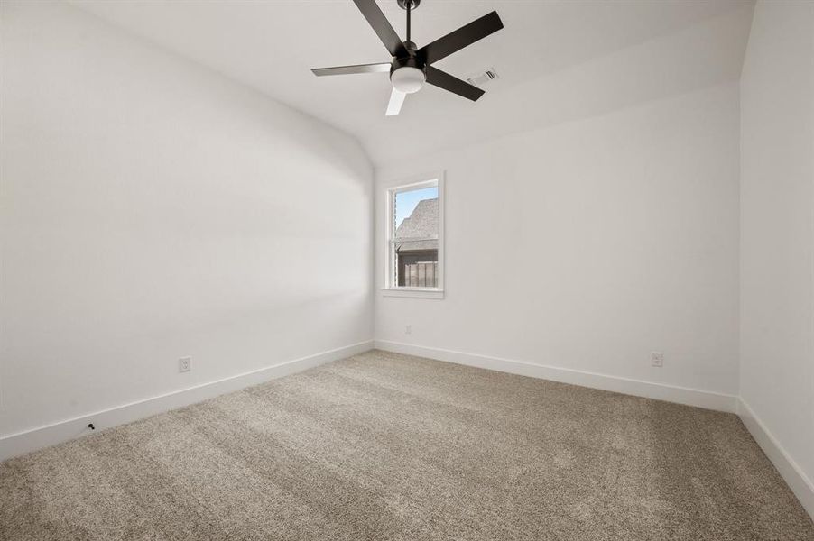 Spacious, unfurnished interior of a new home in NorthGlen, Haslet (Image 29).