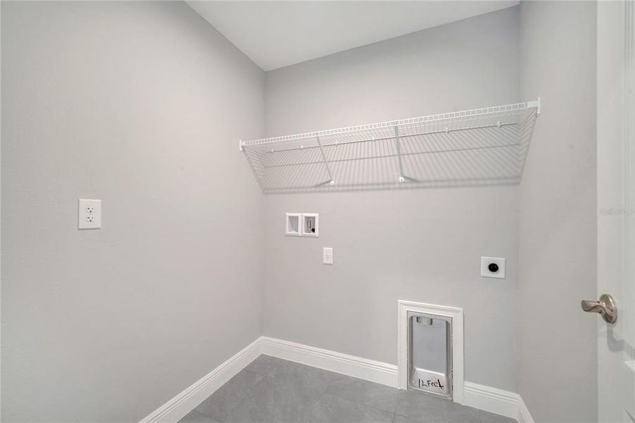 Spacious, unfurnished interior of a new home in , Kissimmee (Image 27).