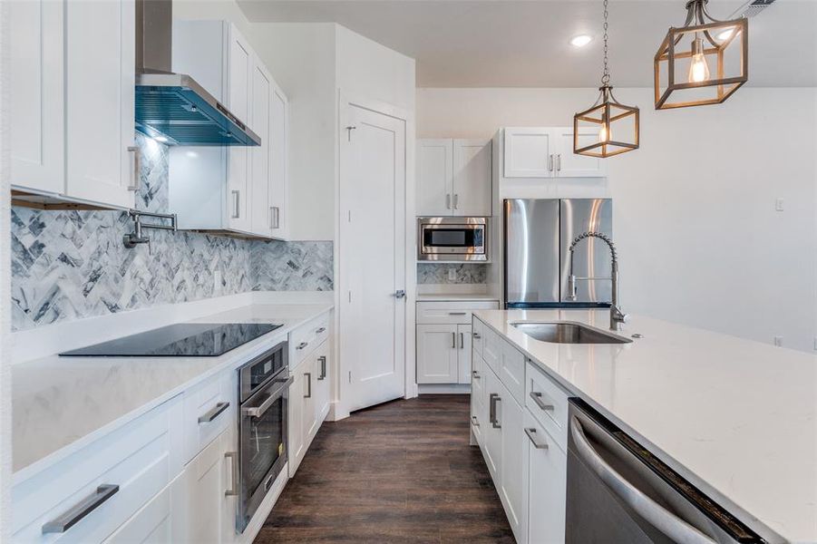 Furnished interior view inside a new home in , Dallas (Image 8).