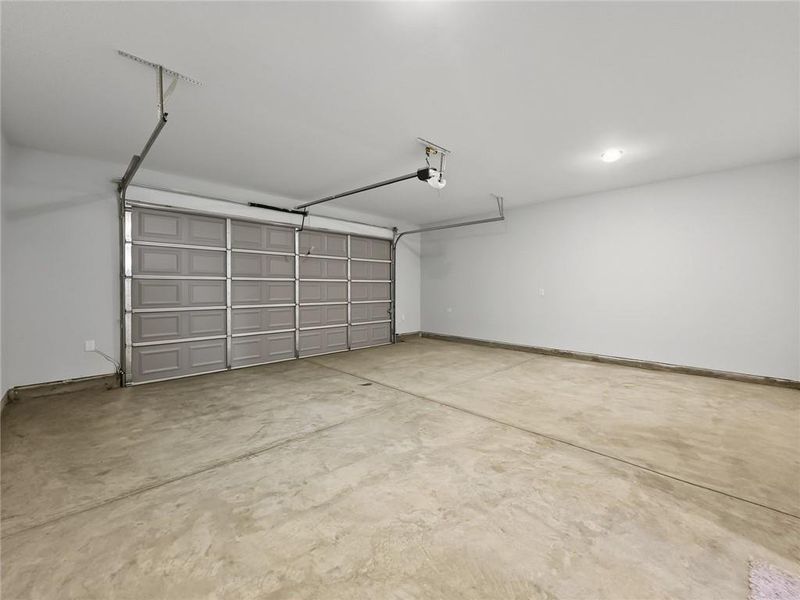 Spacious, unfurnished interior of a new home in , Austell (Image 14).