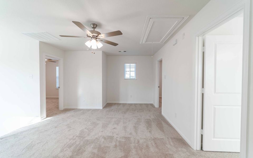 Spacious, unfurnished interior of a new home in Travis Ranch, Forney (Image 14).