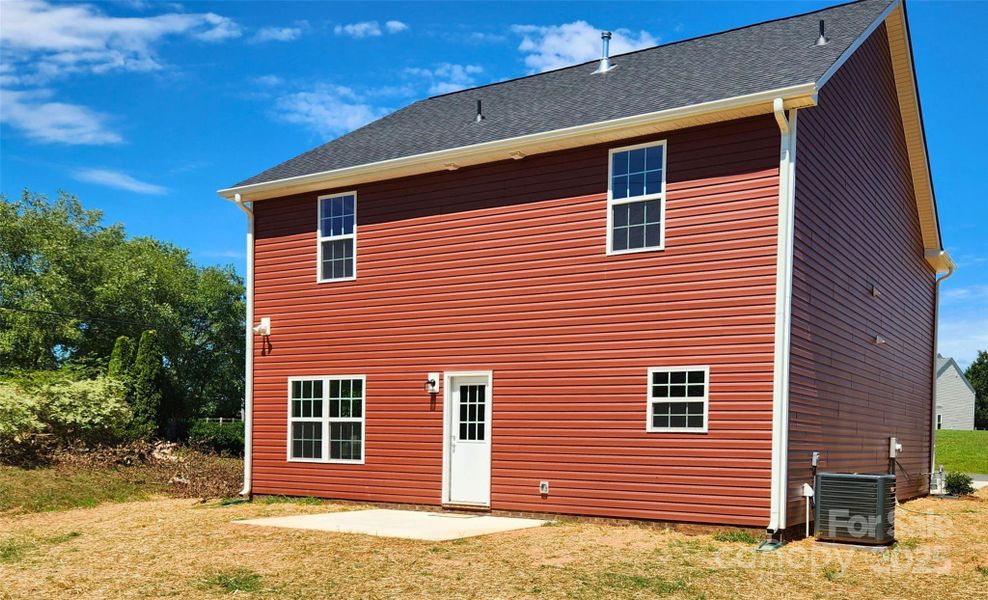 Large, Flat Lot Ideal for Entertaining!