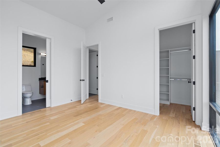 Spacious, unfurnished interior of a new home in , Hendersonville (Image 26). Spacious, unfurnished interior of a new home in , Hendersonville (Image 26).