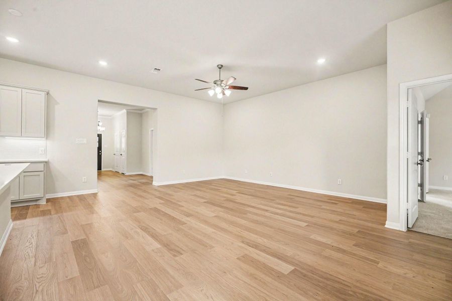 Spacious, unfurnished interior of a new home in , Bay City (Image 26). Spacious, unfurnished interior of a new home in , Bay City (Image 26).