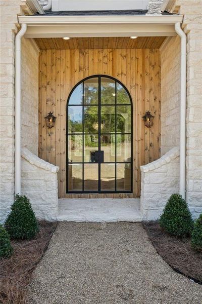 Exterior details and patio area of a home in , Athens (Image 3).