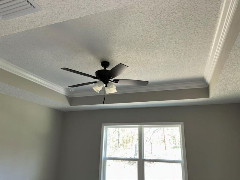 Close-up of interior finishes inside a home in , Dunnellon (Image 10).