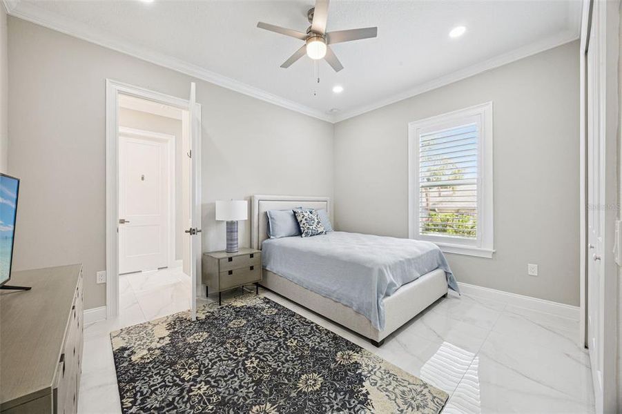 Furnished interior view inside a new home in , Clermont (Image 18).