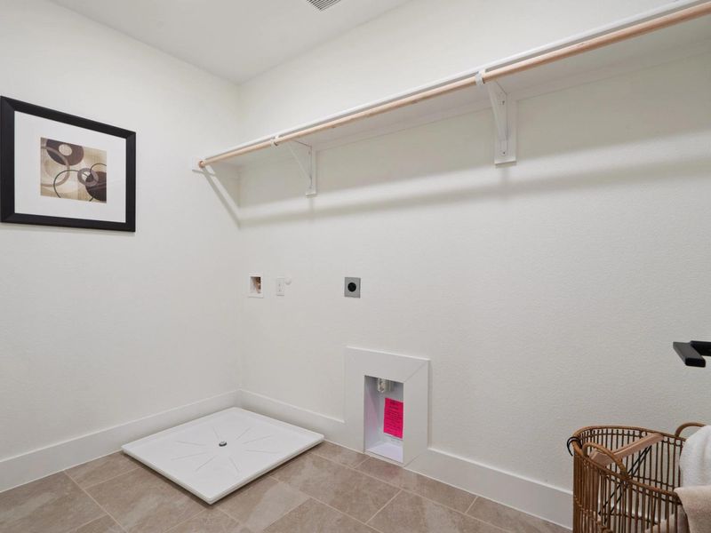 Spacious, unfurnished interior of a new home in Lake Park Villas, Wylie (Image 19). Spacious, unfurnished interior of a new home in Lake Park Villas, Wylie (Image 19).