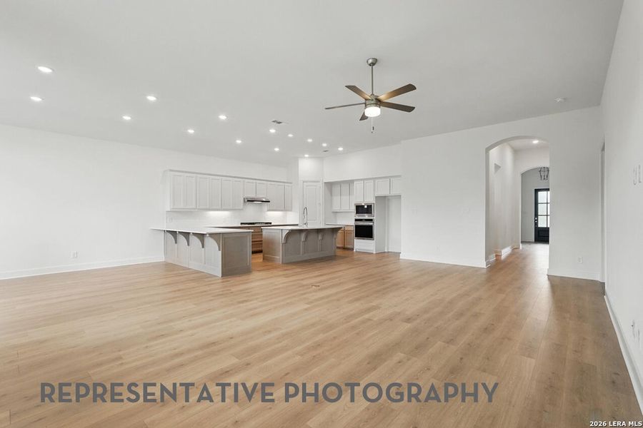 Spacious, unfurnished interior of a new home in Alsatian Oaks, Castroville (Image 12).