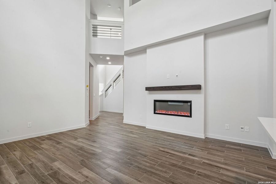 Spacious, unfurnished interior of a new home in Legacy at Lake Dunlap, New Braunfels (Image 19).