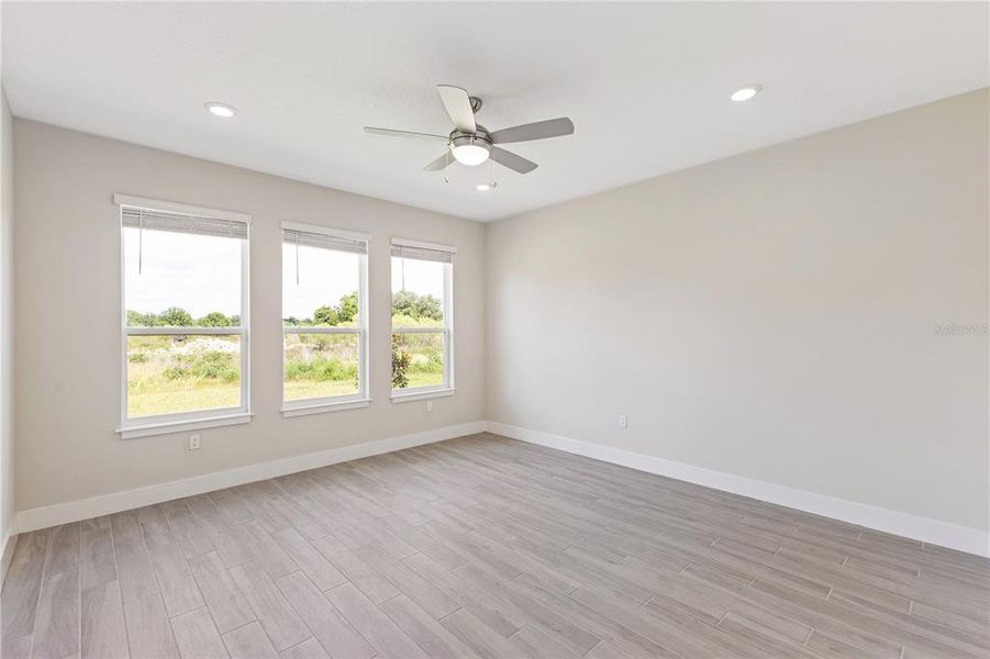 Spacious, unfurnished interior of a new home in , Ocala (Image 19).