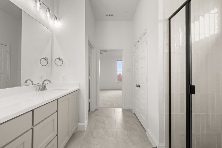 Furnished interior view inside a new home in Vista Point, Grandview (Image 11).