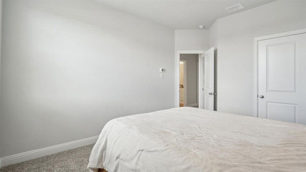 Spacious, unfurnished interior of a new home in Venetian, Weston (Image 21).