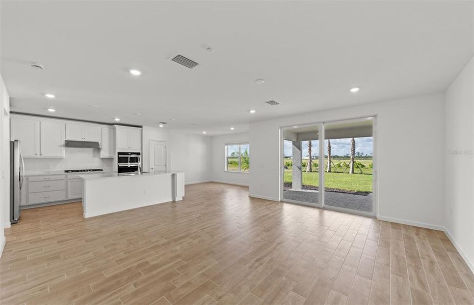 Spacious, unfurnished interior of a new home in Reagan Landing, Bradenton (Image 33). Spacious, unfurnished interior of a new home in Reagan Landing, Bradenton (Image 33).