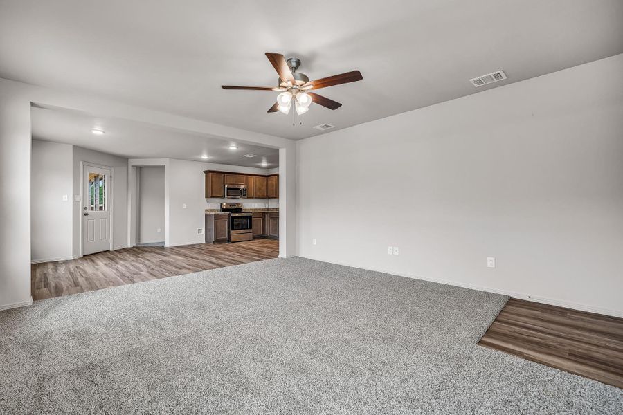 **Photos are sample photos of similar plan. Colors and features might vary**