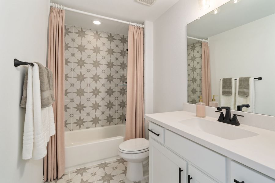 Plan 1639 Bathroom Representative Photo by American Legend Homes