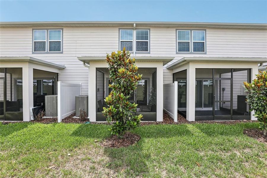 Exterior details and patio area of a home in Belle Haven, Davenport (Image 21).