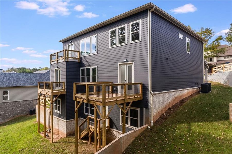 Exterior details and patio area of a home in , Lithia Springs (Image 2).