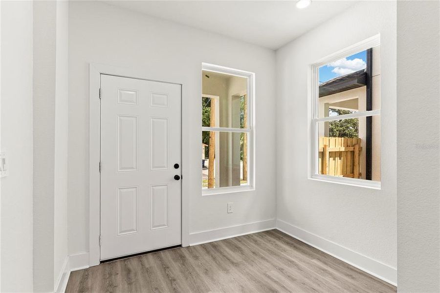 Spacious, unfurnished interior of a new home in , Tampa (Image 16).
