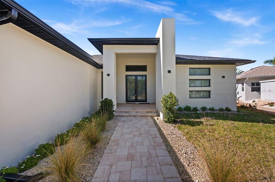 Exterior details and patio area of a home in , Port Charlotte (Image 37).