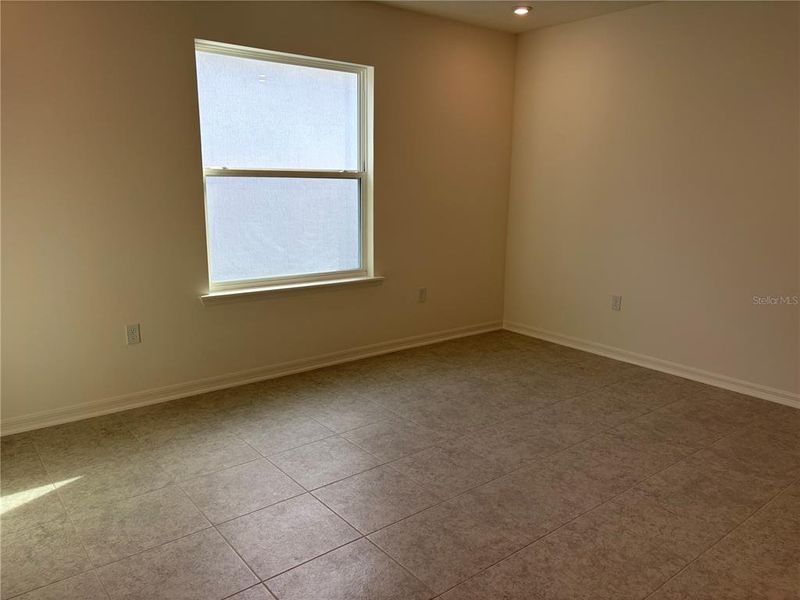 Spacious, unfurnished interior of a new home in Enclave At Seminole Palms, Palm Coast (Image 20).