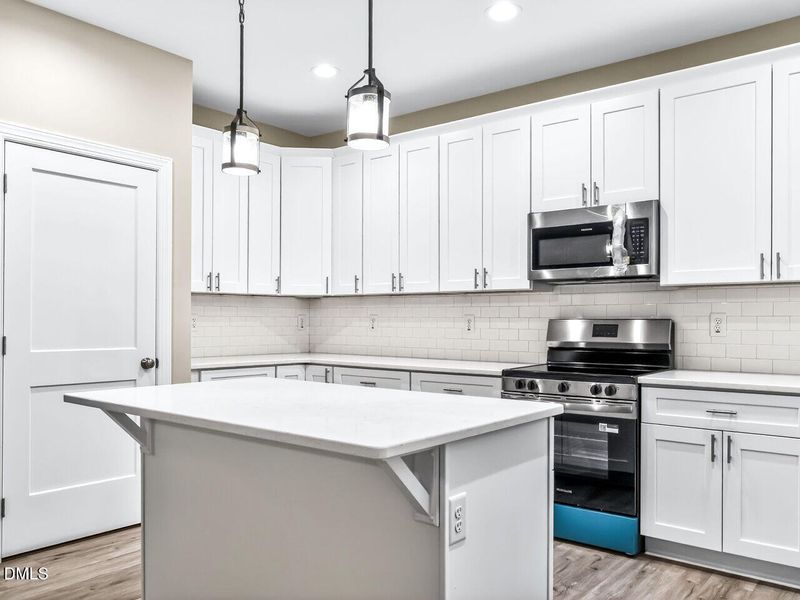 011-1280x960-kitchen