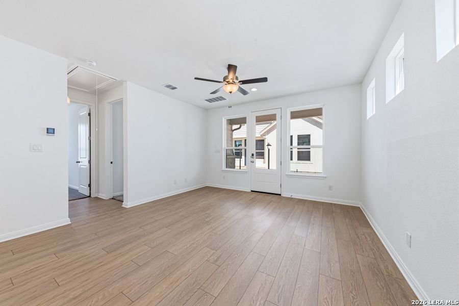 Spacious, unfurnished interior of a new home in , New Braunfels (Image 16).