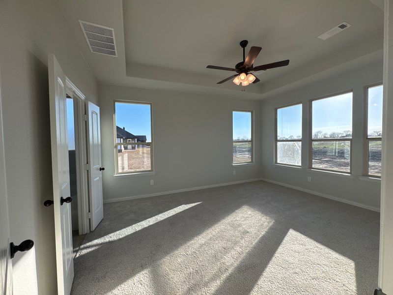 Spacious, unfurnished interior of a new home in Terra Escalante, Blue Ridge (Image 9).