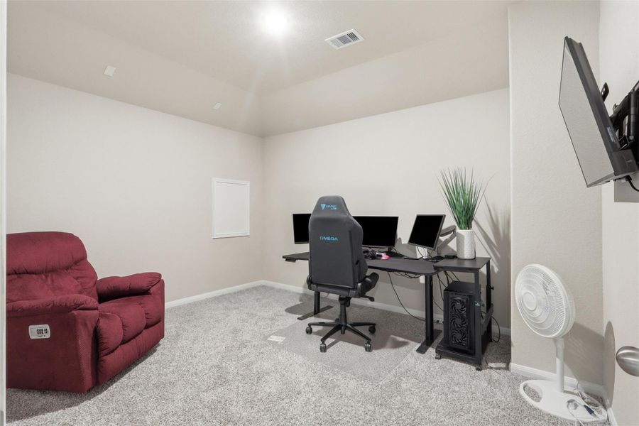 Furnished interior view inside a new home in Deer Trail Estates, Conroe (Image 33).