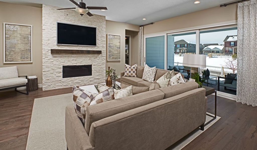 CarriageHIllsAtCrystalValley-DEN-Pinecrest Living Room