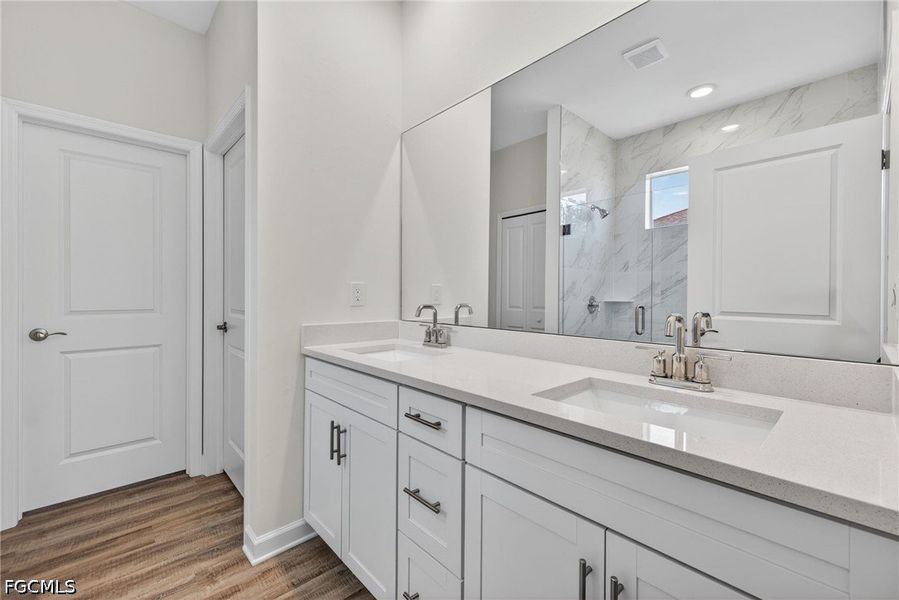 Furnished interior view inside a new home in Cape Coral, Cape Coral (Image 7).