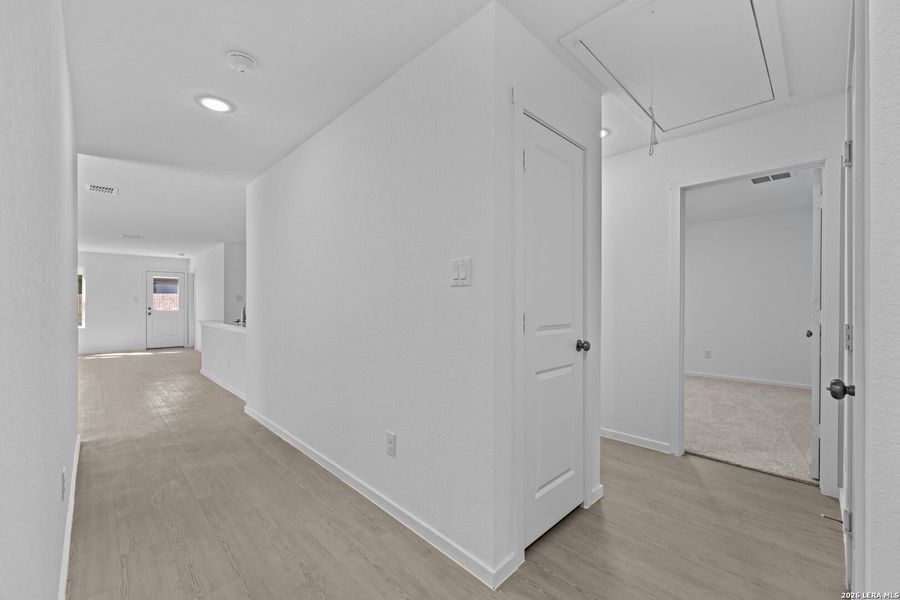 Spacious, unfurnished interior of a new home in Friendship Oaks, Fredericksburg (Image 13). Spacious, unfurnished interior of a new home in Friendship Oaks, Fredericksburg (Image 13).