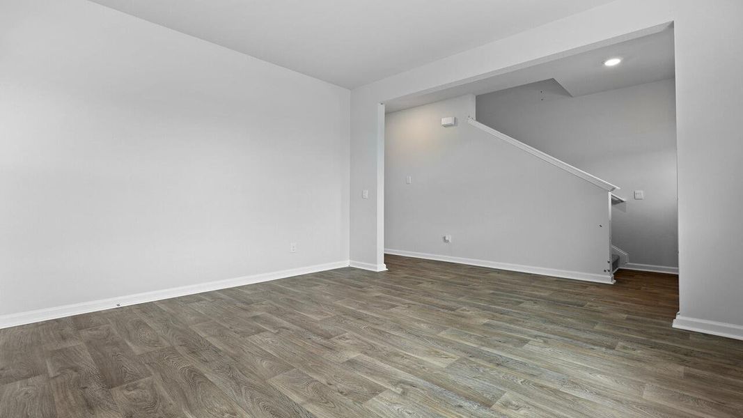 Spacious, unfurnished interior of a new home in Lakeview at Kitfield, Moncks Corner (Image 14).