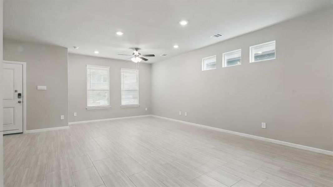 Spacious, unfurnished interior of a new home in Orchard Village, Fort Worth (Image 15).