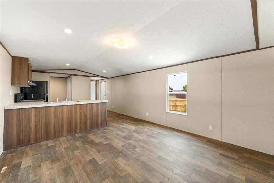 Spacious, unfurnished interior of a new home in , Granbury (Image 23).