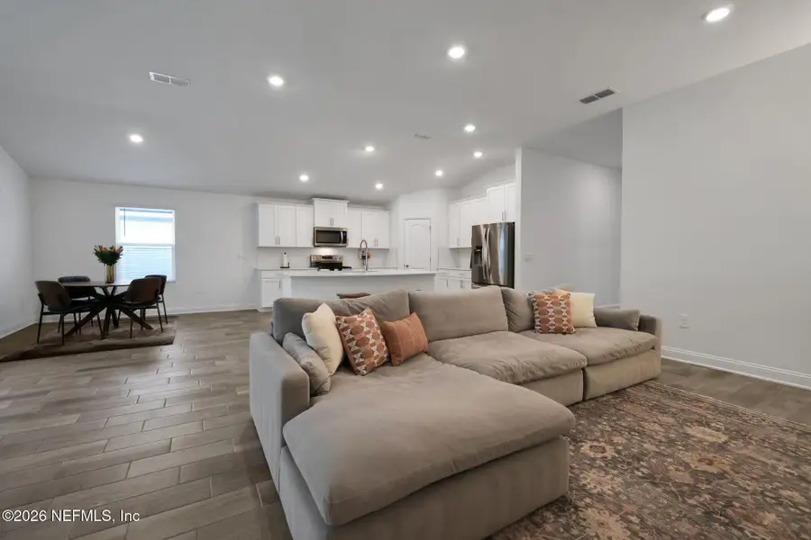 Furnished interior view inside a new home in Cross Creek, Green Cove Springs (Image 12).
