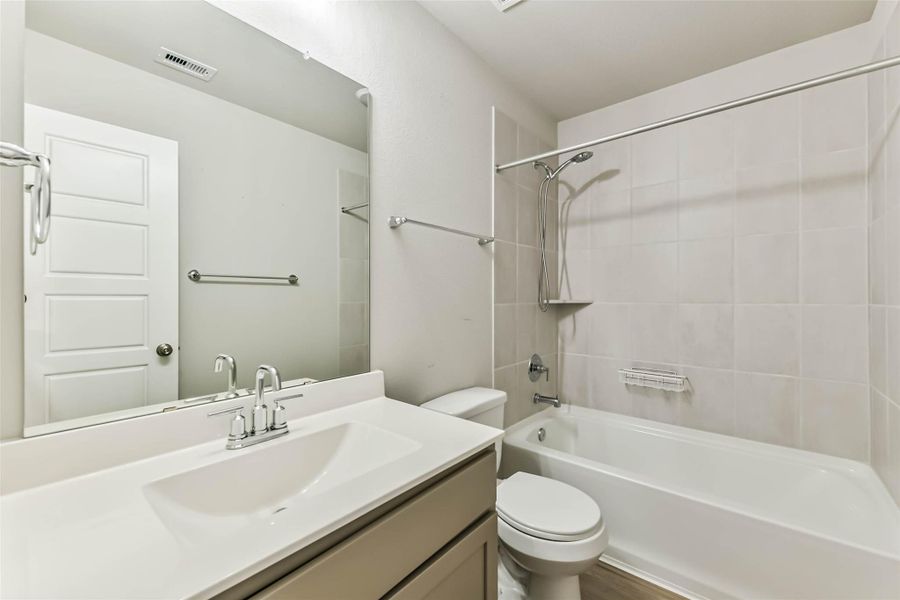 Furnished interior view inside a new home in Mustang Crossing, Alvin (Image 5).