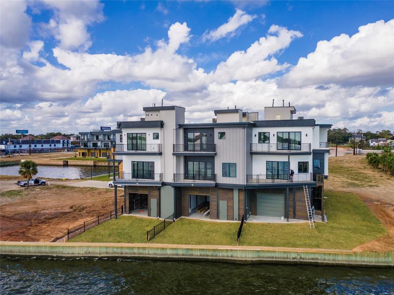 Exterior details and patio area of a home in , Seabrook (Image 34).