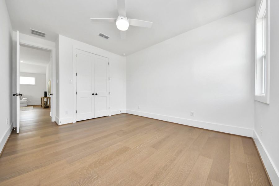Spacious, unfurnished interior of a new home in , Houston (Image 19).