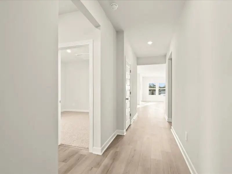 Spacious, unfurnished interior of a new home in Shiloh Valley, Piedmont (Image 9).