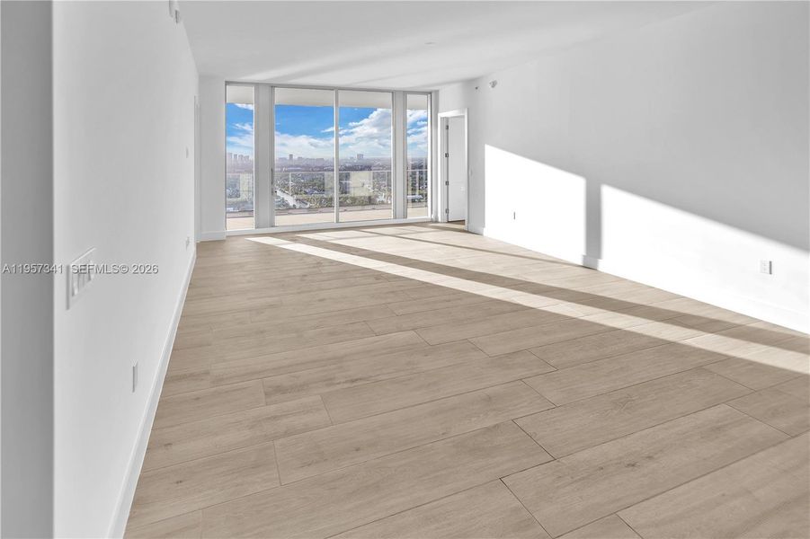 Spacious, unfurnished interior of a new home in , Fort Lauderdale (Image 16). Spacious, unfurnished interior of a new home in , Fort Lauderdale (Image 16).