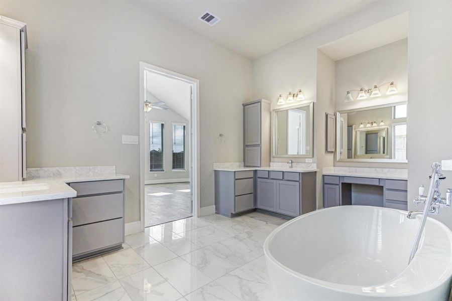 4,067sf New Home in Manvel, TX. - Slide 23 4,067sf New Home in Manvel, TX. - Slide 23